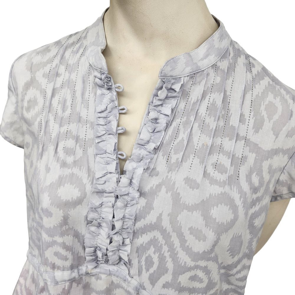 Calvin Klein Light Gray and White Printed Ruffle Front Blouse